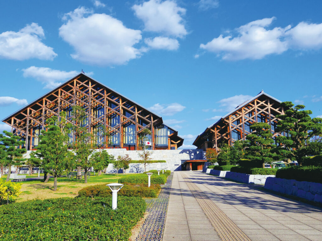 メイン会場愛媛県武道館